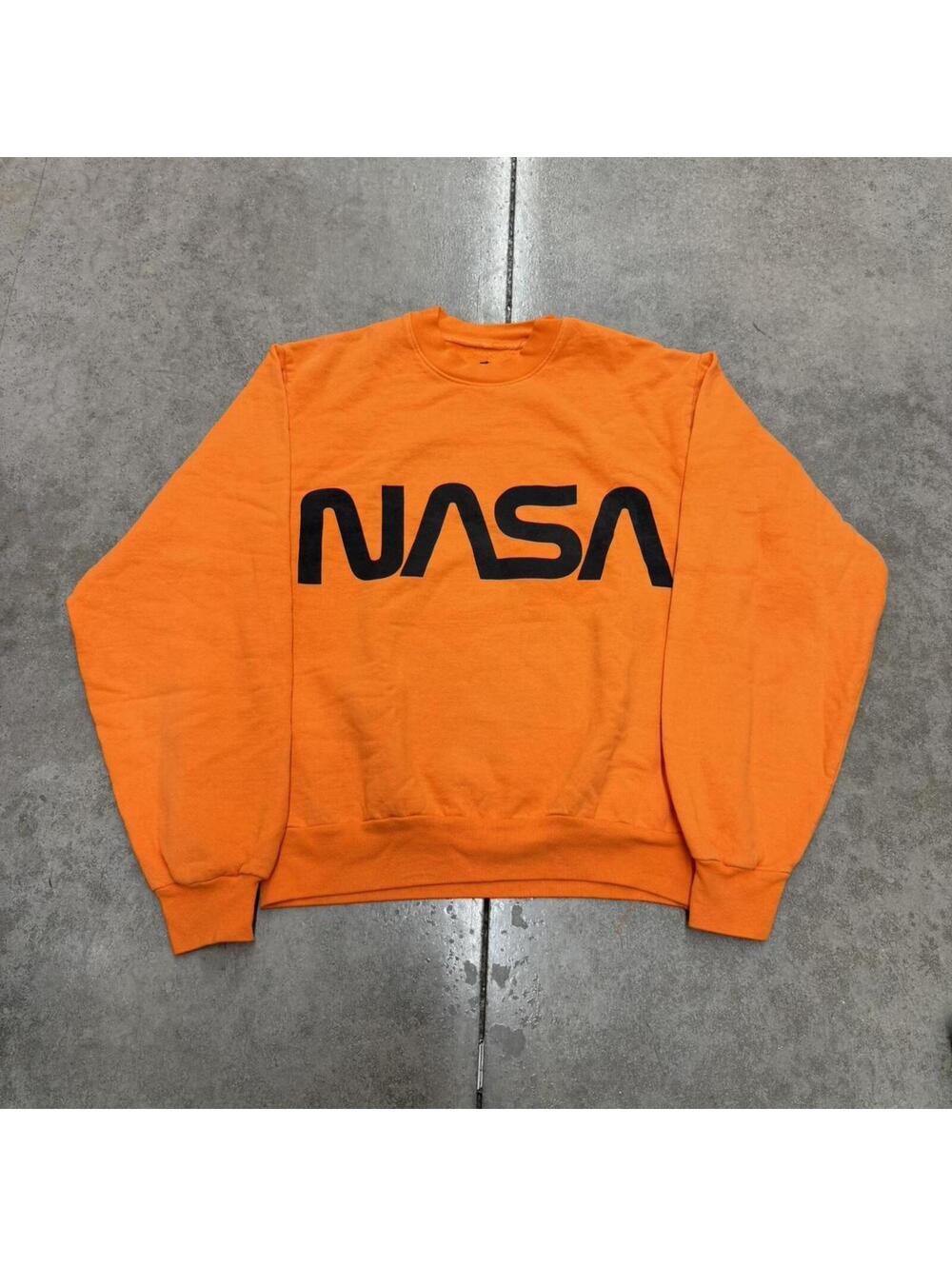 kid cudi nasa man on the moon orange rapper tour merch crewneck size small
